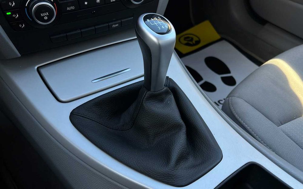 BMW 320 I 2010 рік