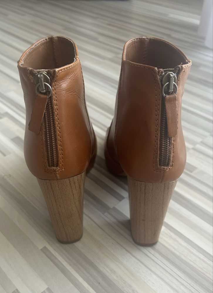 Letnie botki Zara z odkrytym palcem