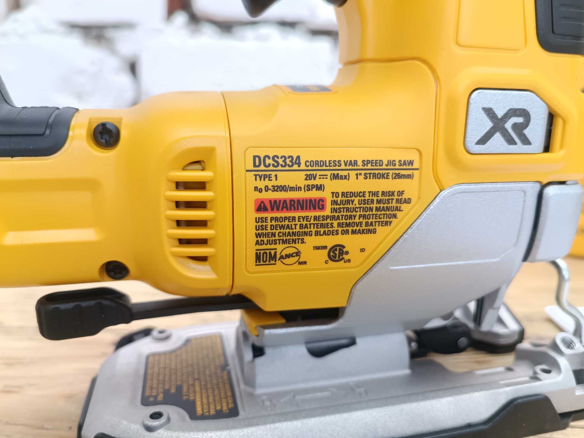 Акумуляторний лобзік  DeWalt DCS334 20V Max MADE IN MEXICO