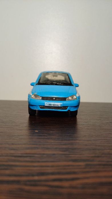 Модель машинки "LADA KALINA" у стилі Почтової  машини