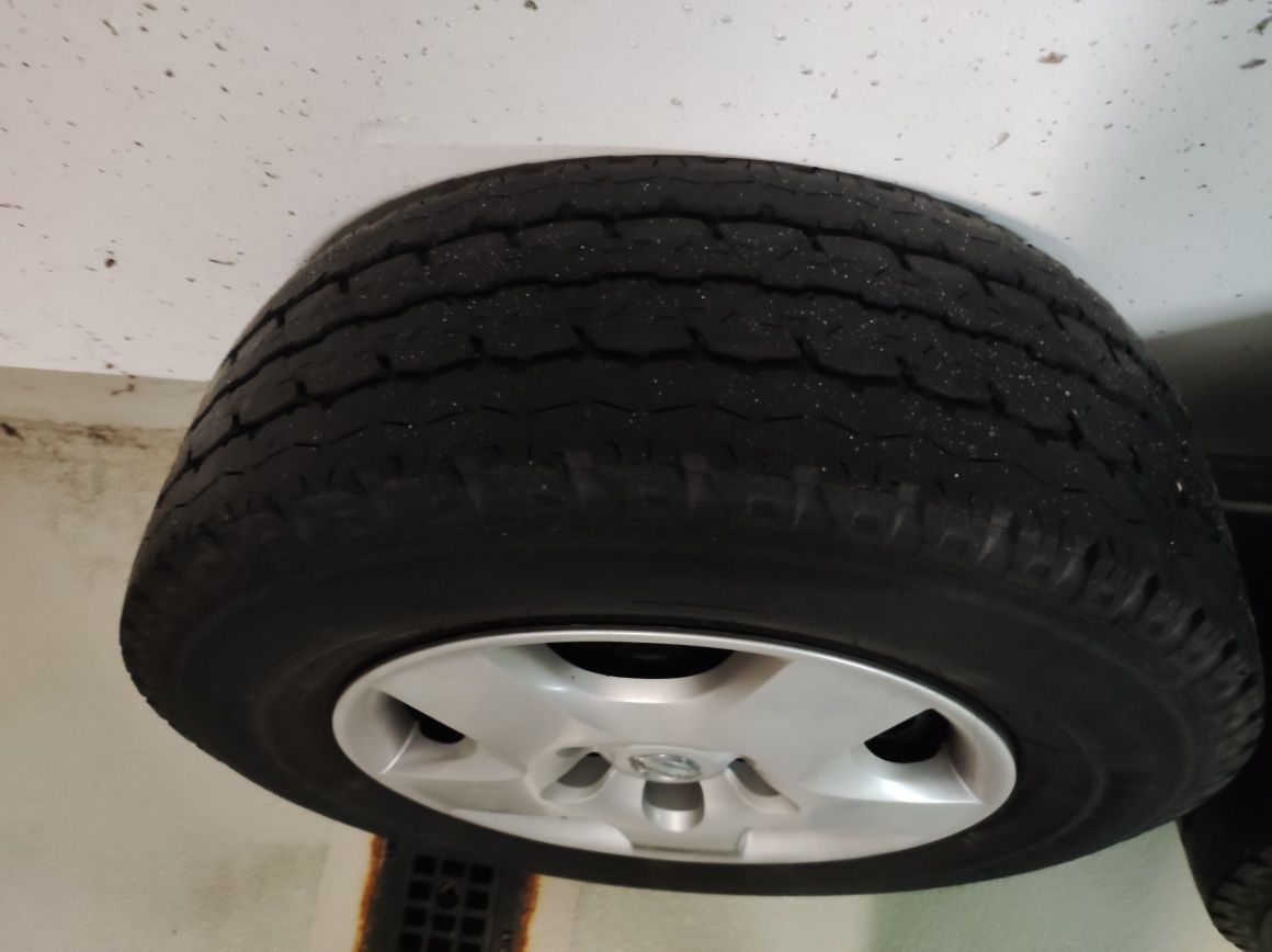 Koła nissan 215/70 R15 letnie