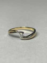 Złoty pierścionek zaręczynowy diament 14kt 1,92 gram 0,09ct roz. 11