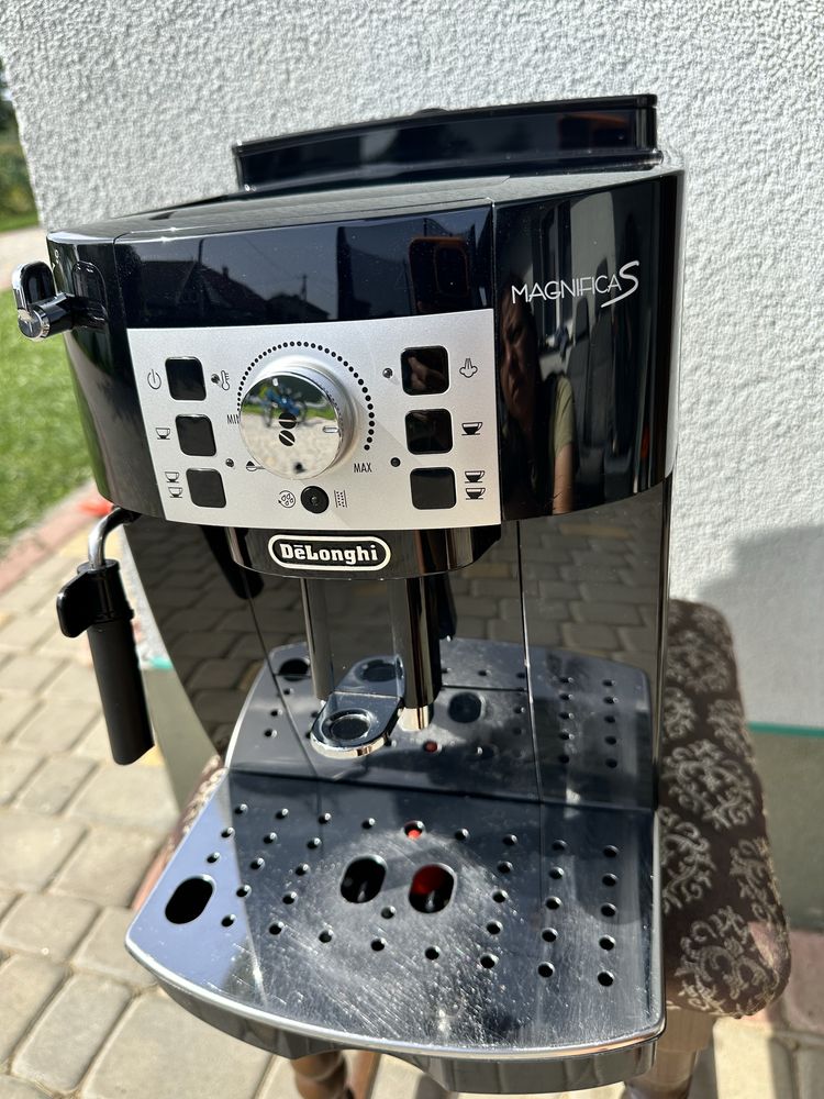 Кавомашина, Кавоварка Delonghi Magnifica S