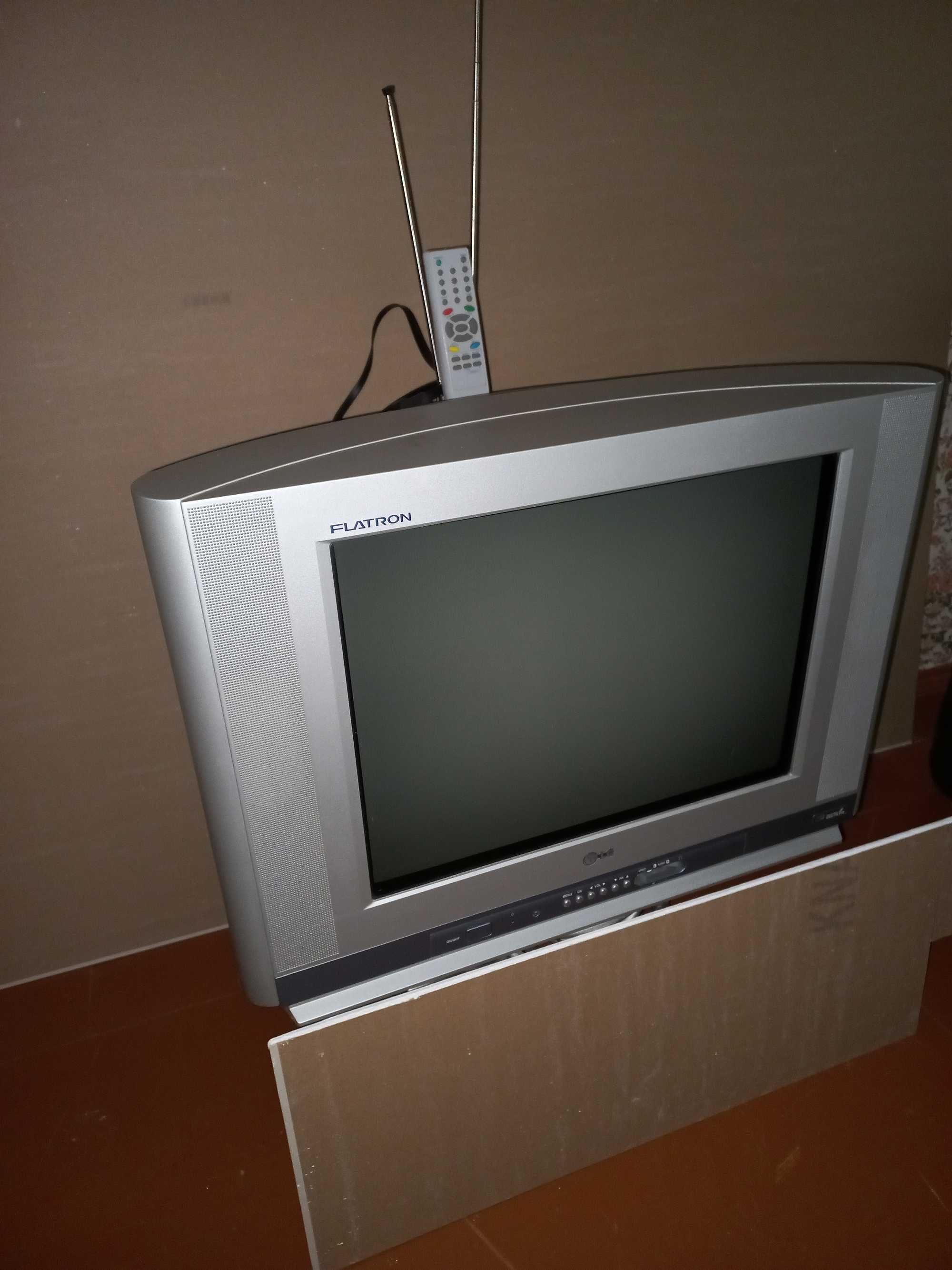 Продам телевизор LG, б/у,в рабочем состоянии.Диагональ 21 дюйм.
