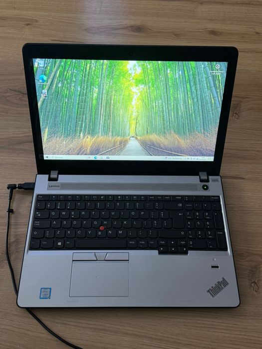 Laptop Lenovo E570 i5 7200 8GB ram SSD + HDD Intel HD sprawny