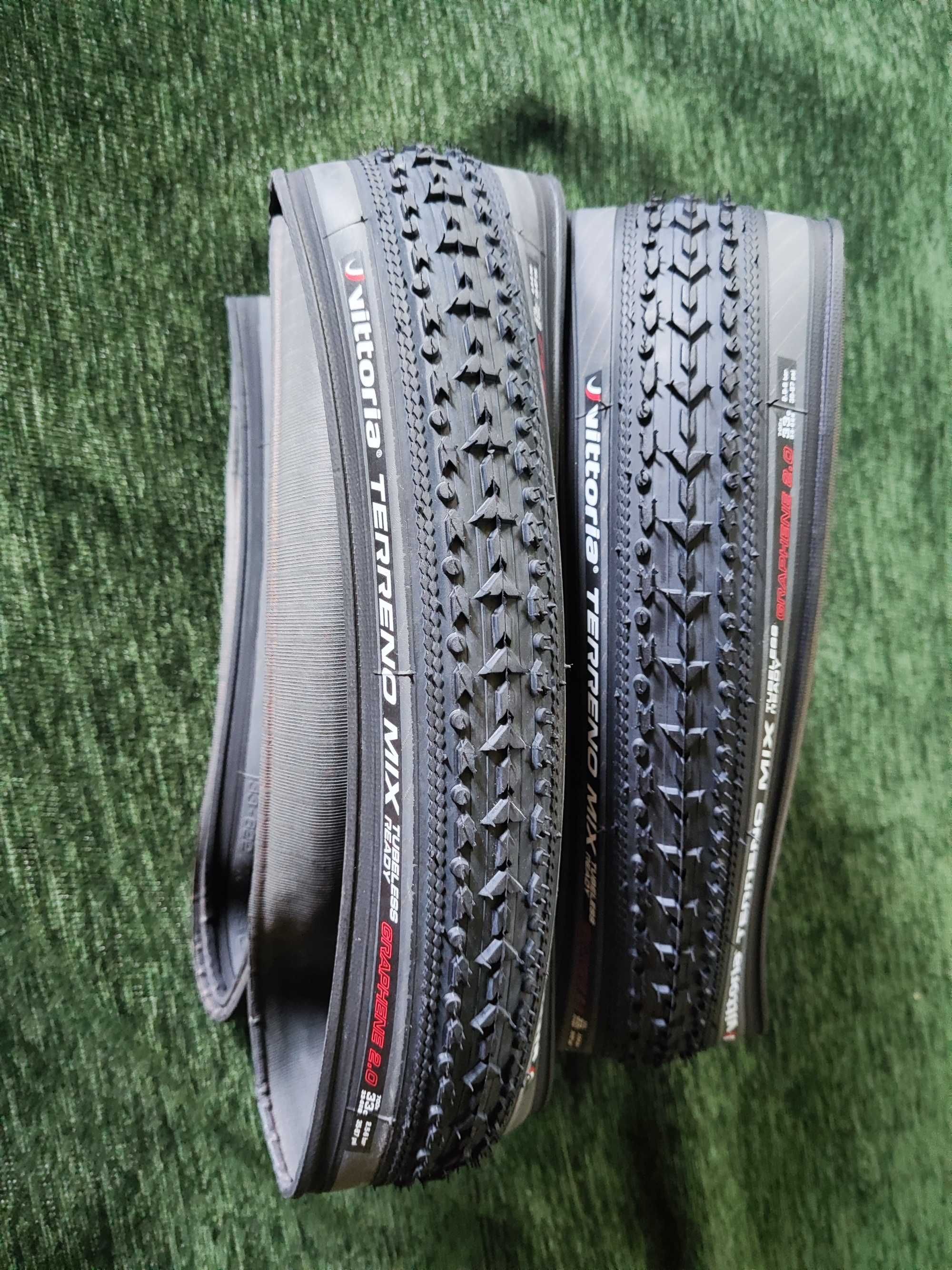 Opony VITTORIA Terreno MIX Graphene 2 tubeless ready 33 mm przełaj CX