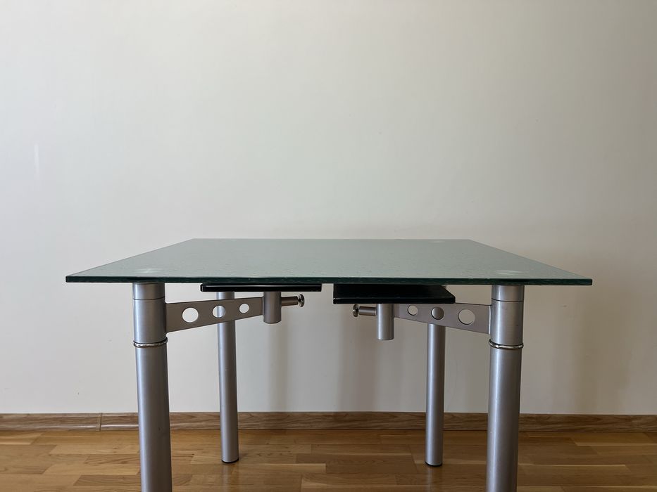 Скляний кухонний стіл