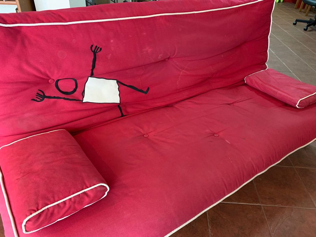 Sofá cama usado vermelho