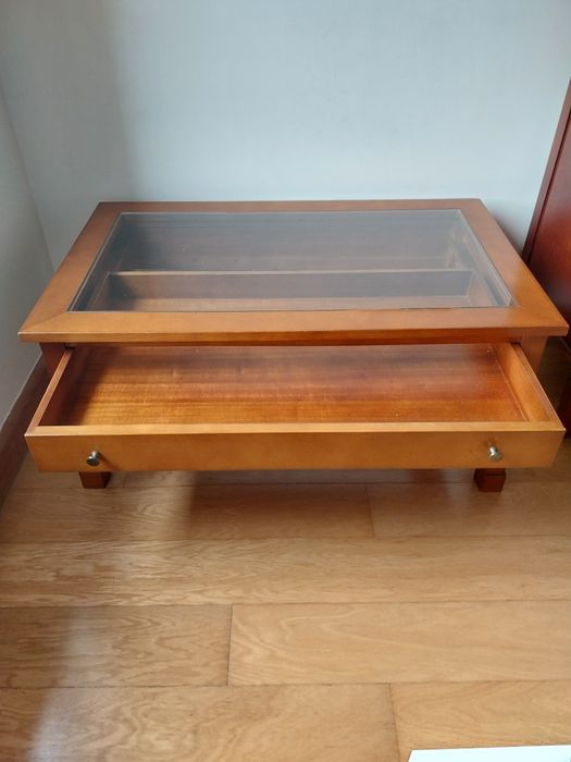 Mesa de centro em madeira