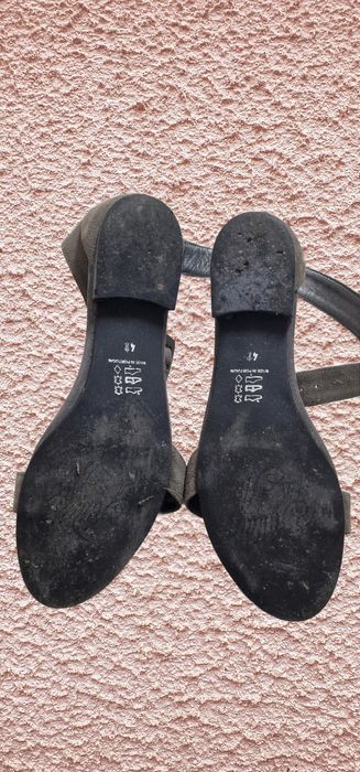 sandálias em camurça