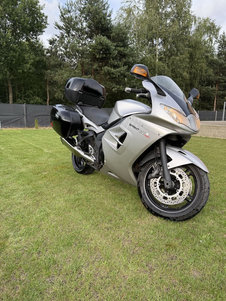 Triumph sprint GT 1050