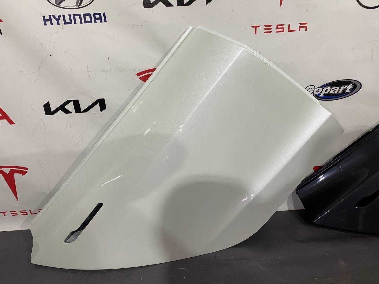Двері  задні праві Tesla Model 3 2017 - 2023 1081440-01-С