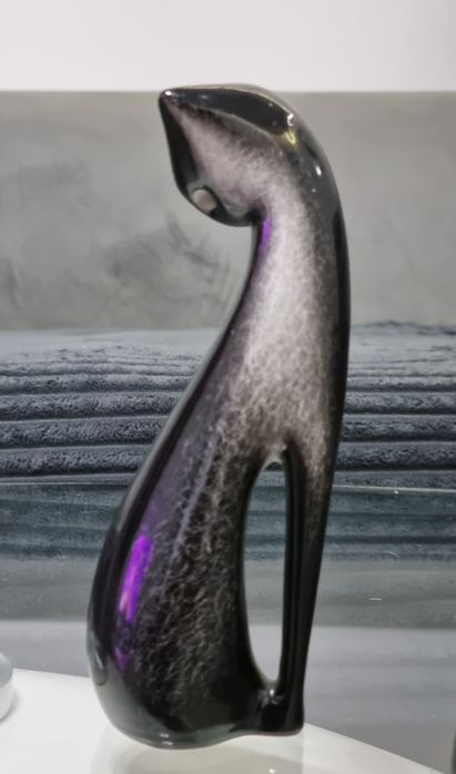 Sygnowana figurka „Siedzący kot” M. Naruszewicz Ćmielów 1956 r.