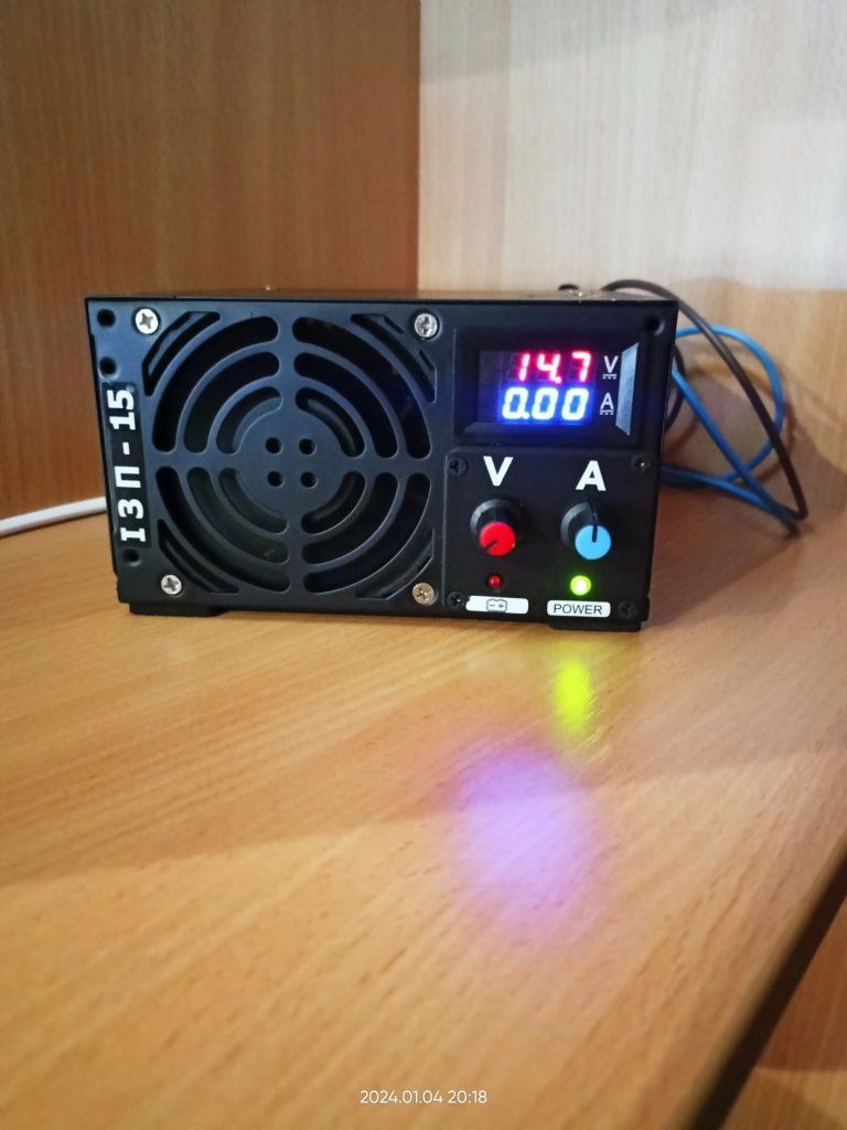 Автомобильное зарядное устройство ІЗП - 15 (c регулировкой V и A)