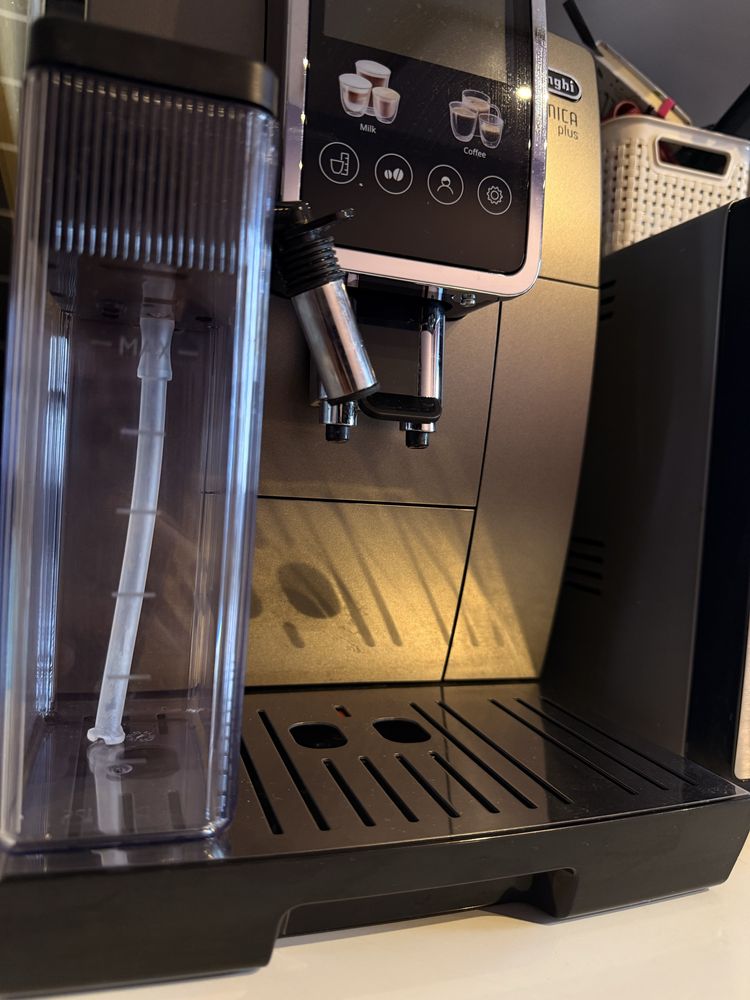 Кофемашина DELONGHI Dinamica Plus ECAM380.95.TB
