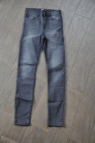 tregginsy jeansy house r.36 czarne rozciągliwe