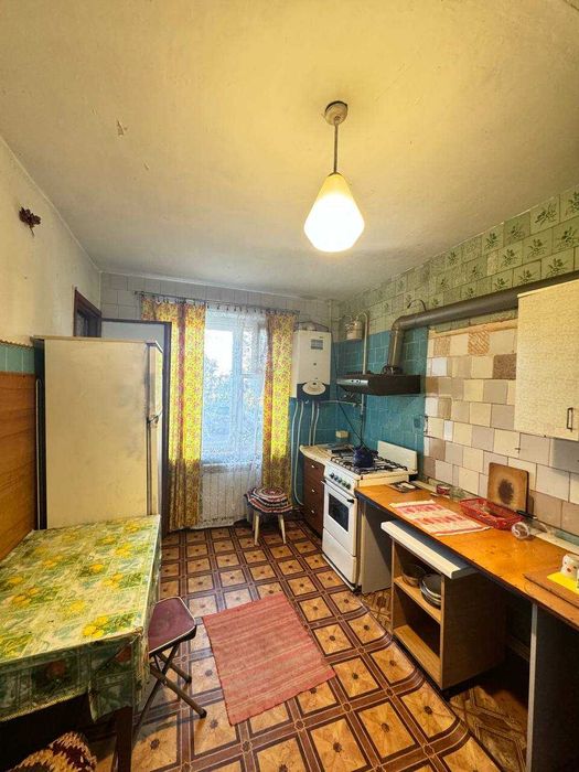 Продаж просторої 4 кім. квартири в Мукачево, мік-н Росвигово!