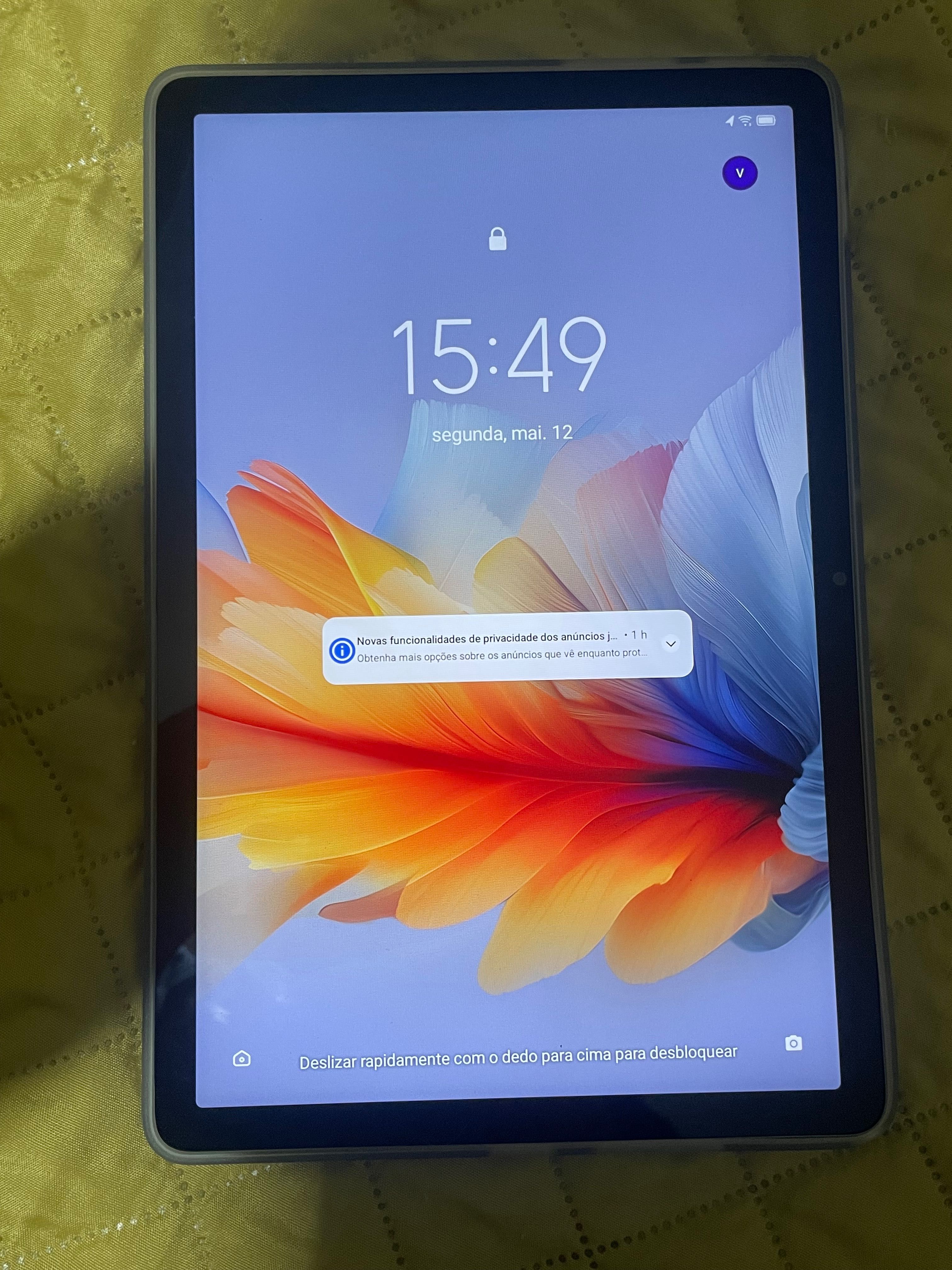 Tablet Lenovo com capa como Novo