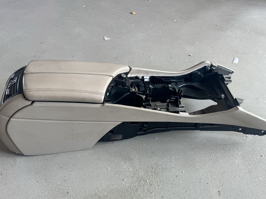 Підлокітник центральна консоль бмв ф10 bmw f10