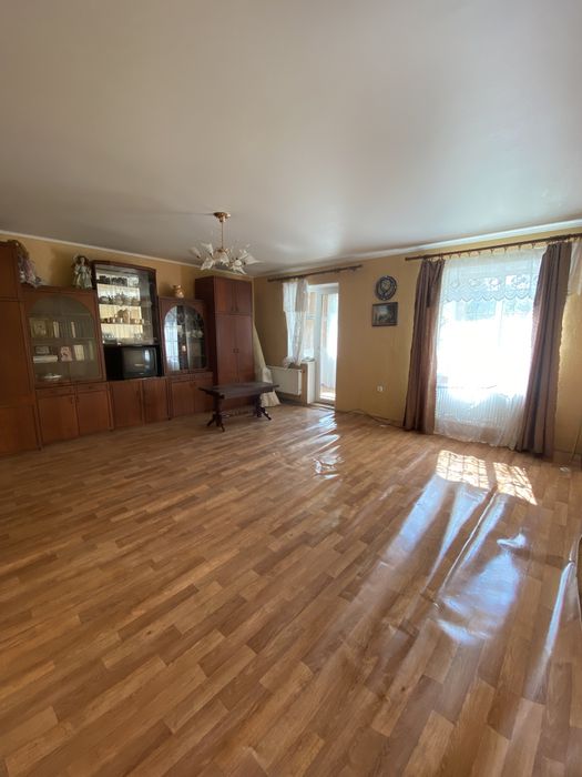 Продам 2-х кім, квартиру по вул. Лісна