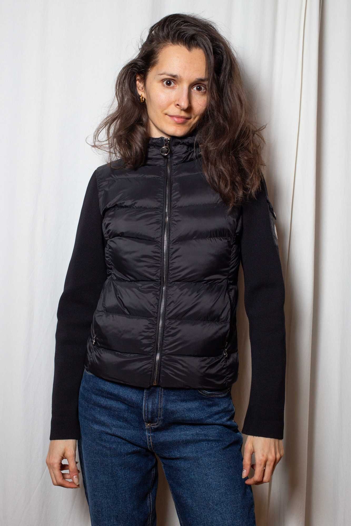 Moncler czarna kurtka puchowa S