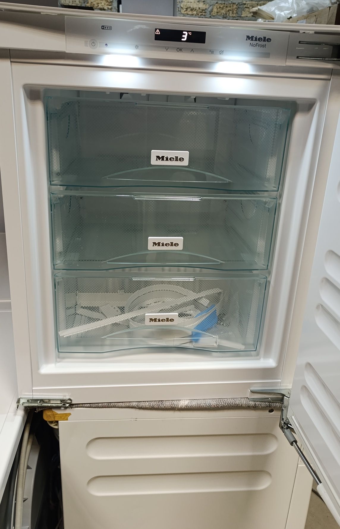 Морозильна камера Miele FN 30402 i
