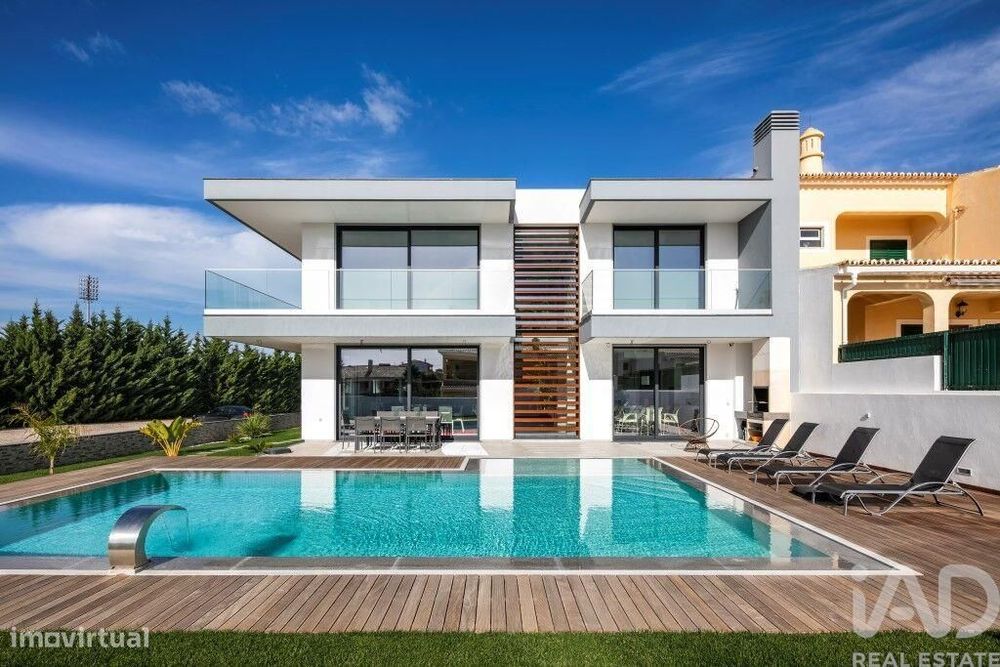 Casa / Villa T4 em Estômbar e Parchal de 201,00 m2