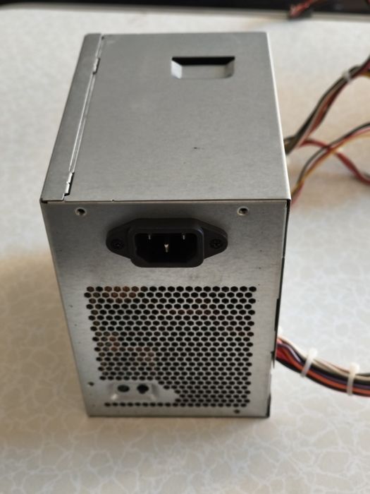 Fonte Dell 240W - testada e a funcionar