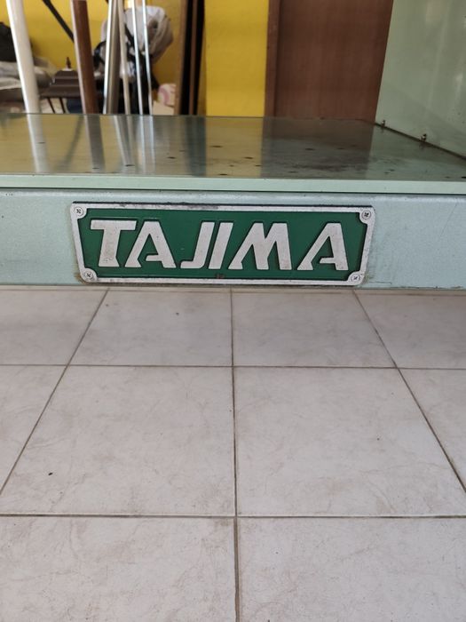 2 Máquinas ,de bordar 12 cabeças 6 cores tajima