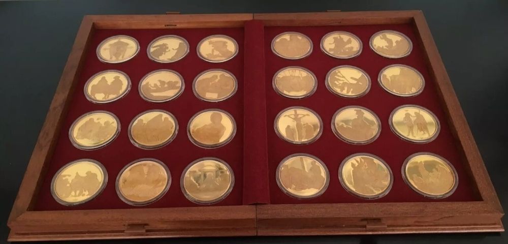 Coleção 24 medalhas banhadas a ouro, da vida de Jesus Cristo