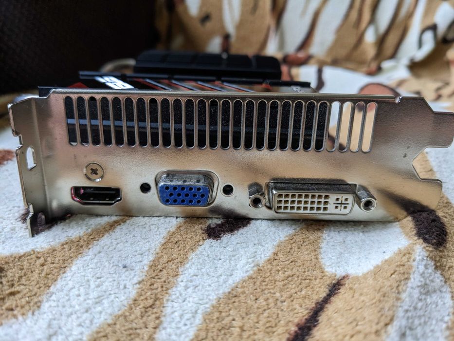 Відеокарта ASUS Radeon HD 6670 DirectCU Silent