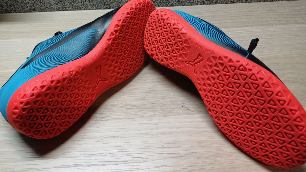 Halówki marki Puma rozmiar 40 (25,5 cm)