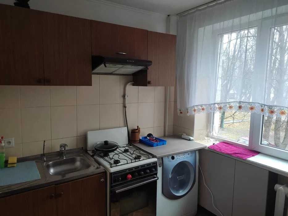 2 кімнатна квартира на Проспекті, Виставка, середній поверх