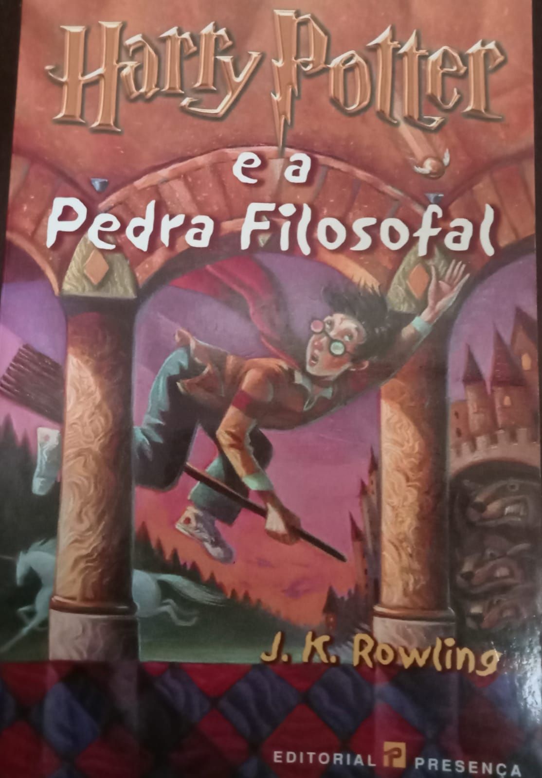 Livro Harry Poter e a Pedra Filosofal