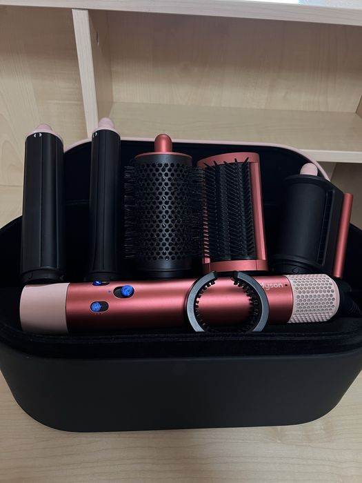 Dyson стайлер новий