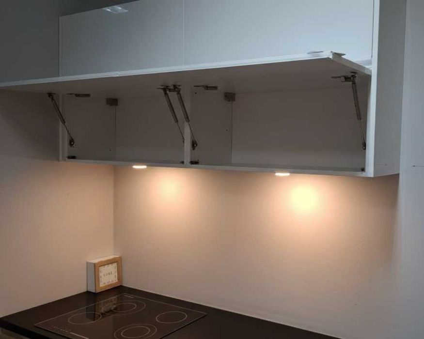 Meble kuchenne z ekspozycji Artisan/biały połysk