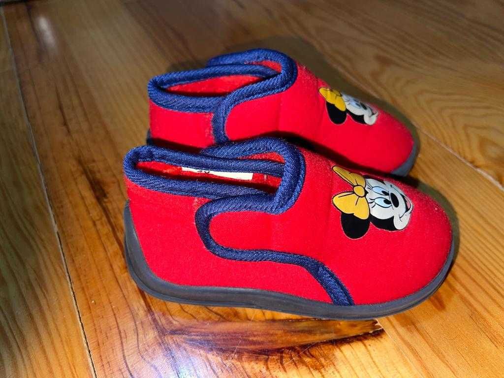 Pantufas Vermelhas e Azuis Minnie - Nº24