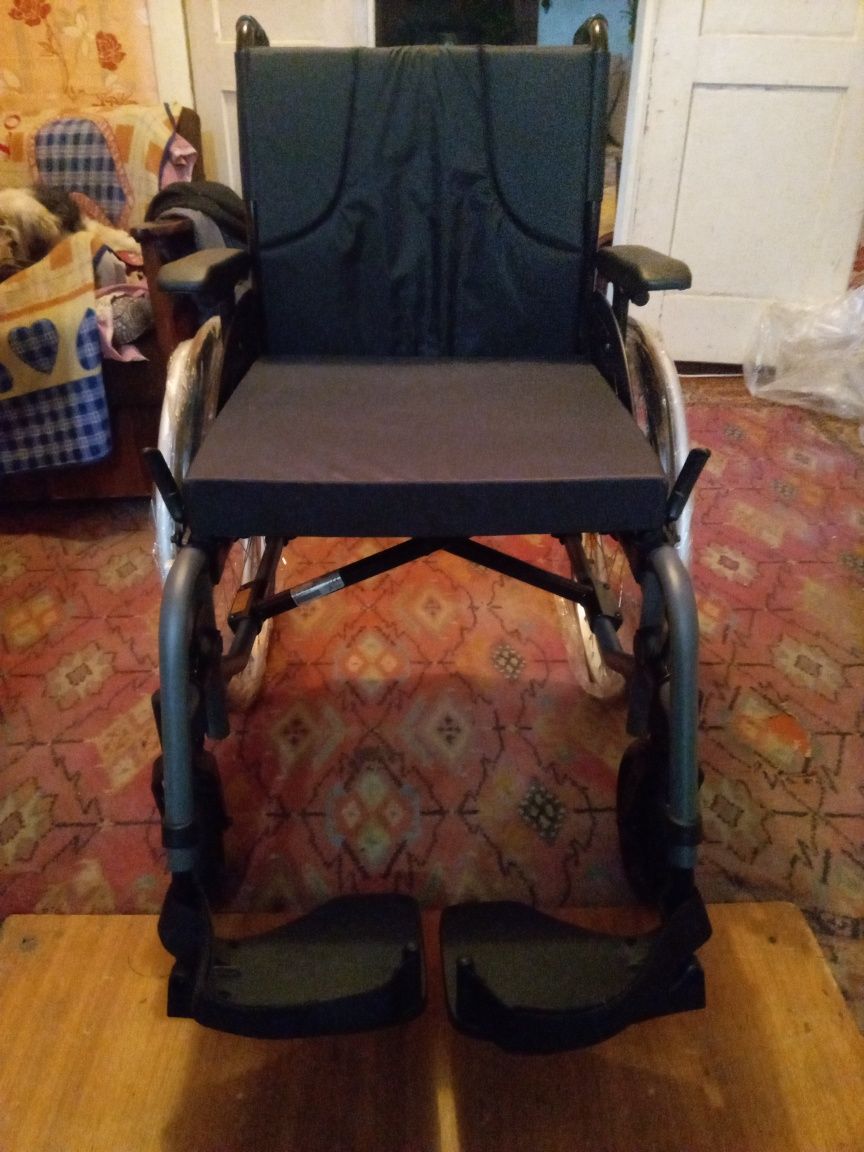 Каляска крісло інвалідів людей похилого віку