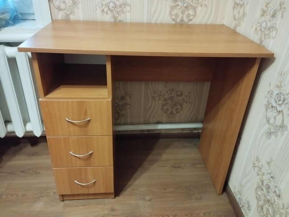 Письмовий стіл  стіл