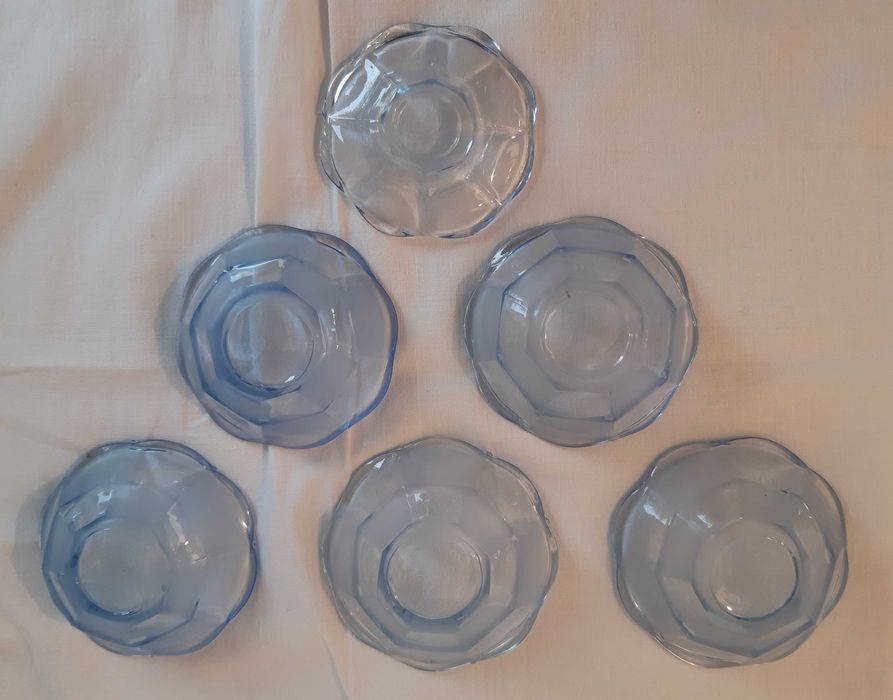 Conjunto de 6 Tacinhas + Pratinho Antigos em Vidro Azul