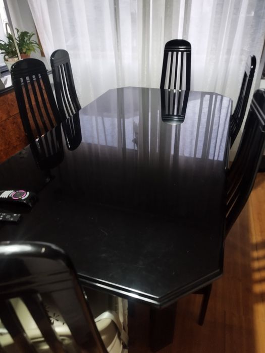 Mobília de sala preta e castanha sem espelho pois partiu se