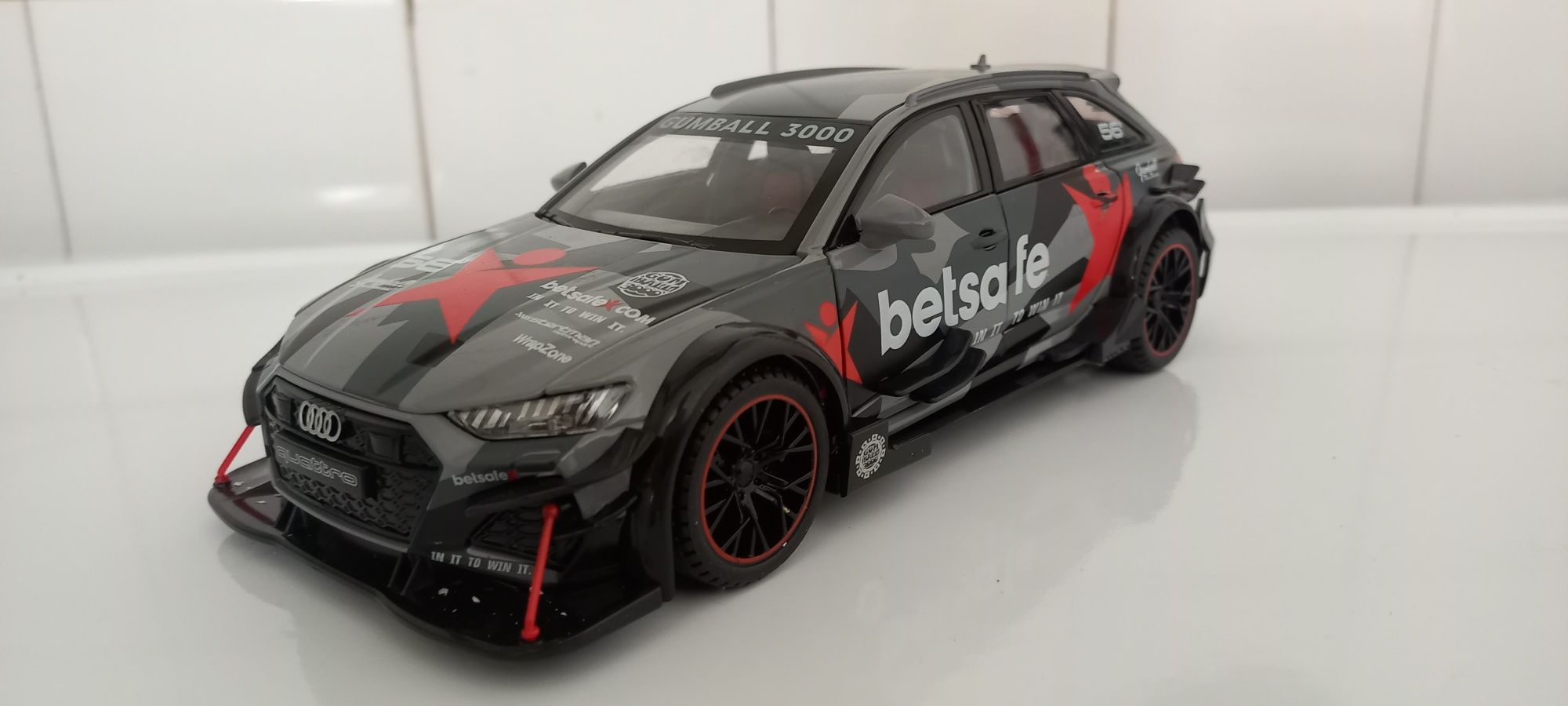 Miniatura Audi RS6 esc 1:24