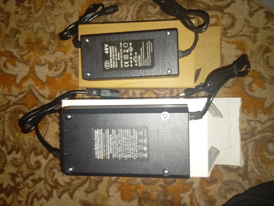 Продам зарядное устройство