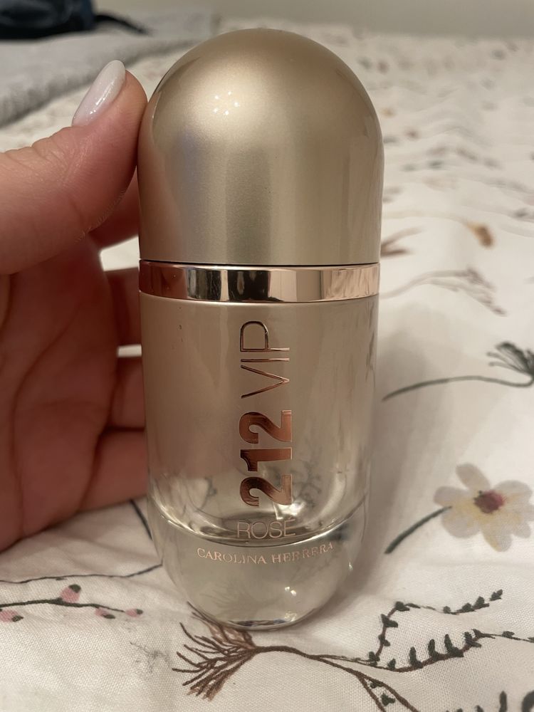 Carolina Herrera 212VIP rose