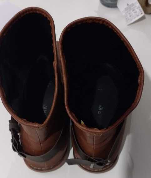 lindos botins de pele sintética