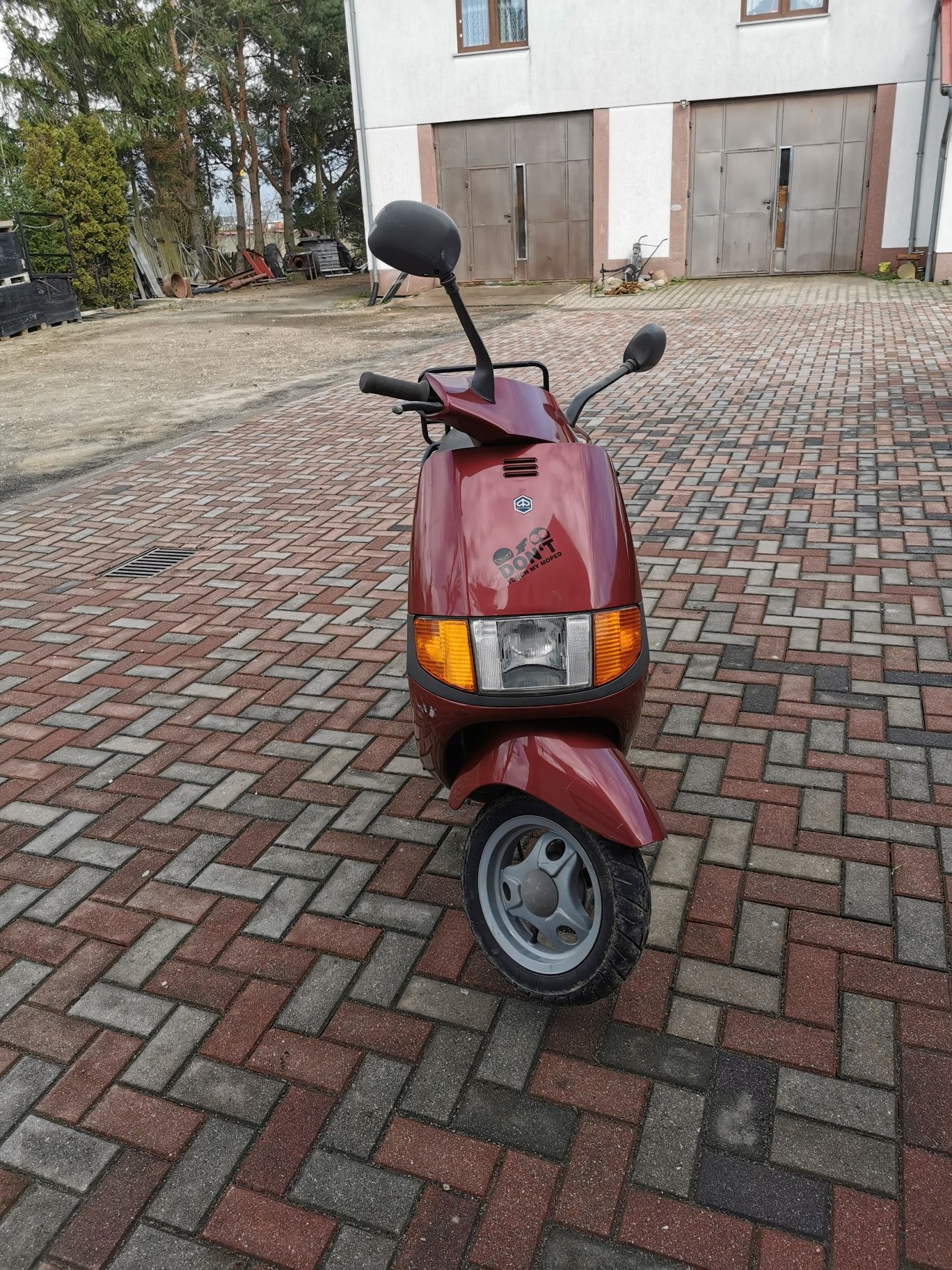 Skuter piaggio sfera 80