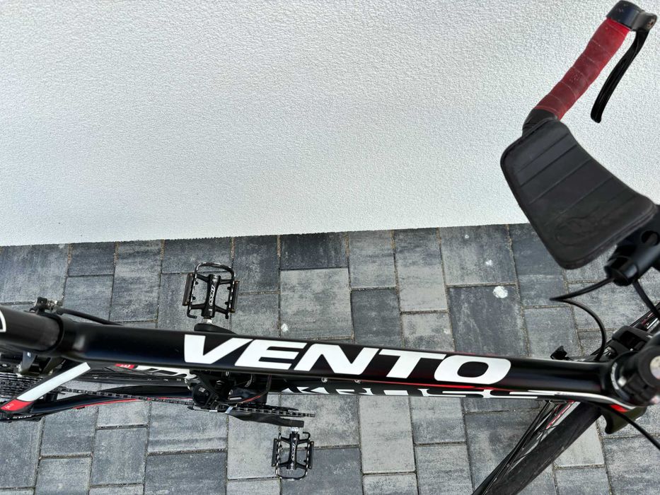 Kross Vento Tr 2.0 Czarny Czerwony rozmiar M jak nowy