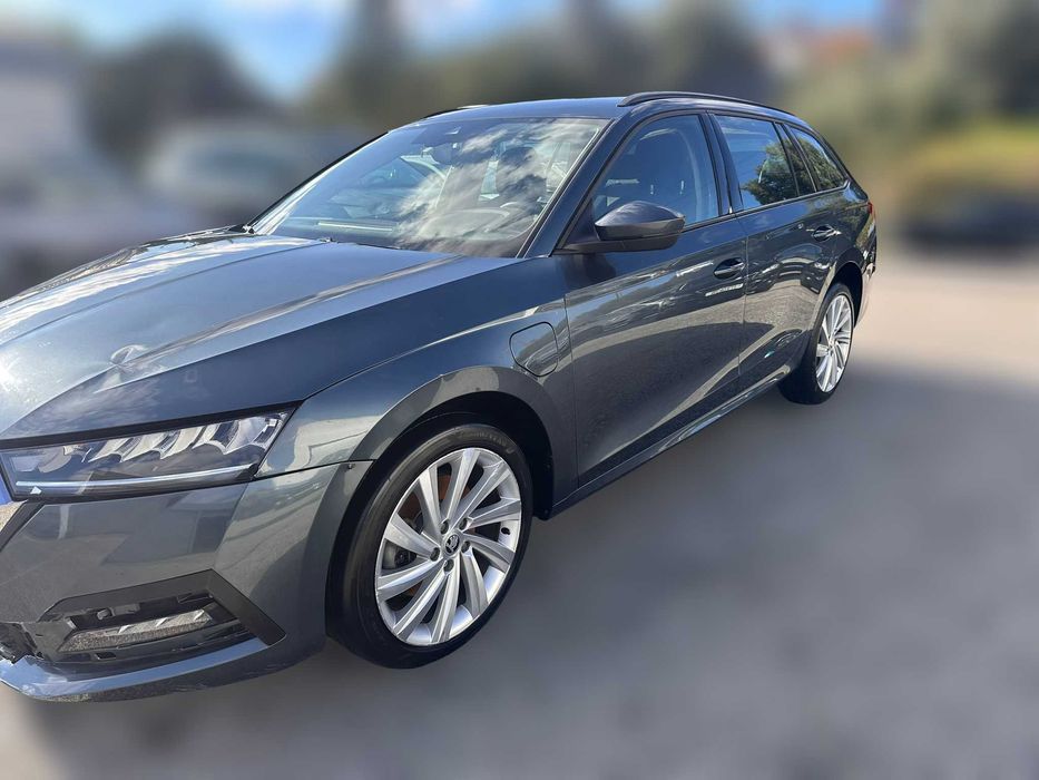 SKODA OCTAVIA IV 1.4 TSI RS iV Híbrido de 2021