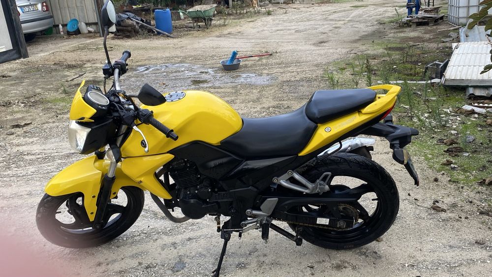 Moto 125 excelente