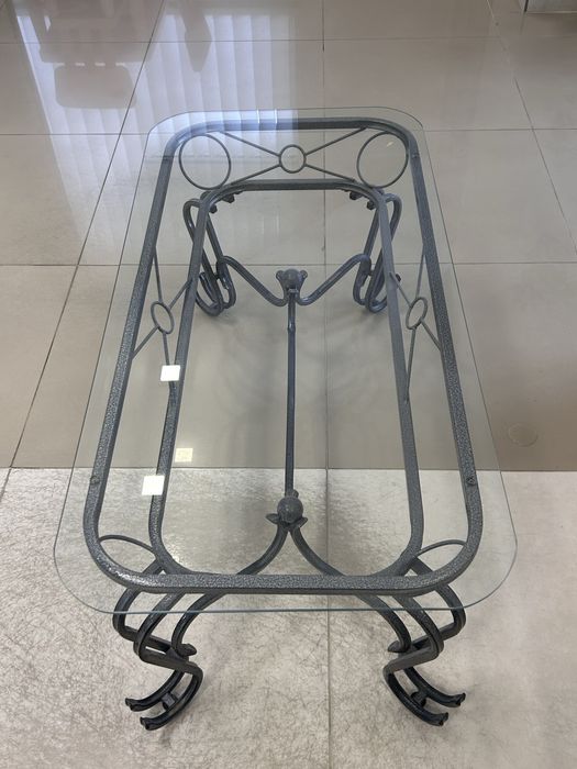 Скляний кований стіл